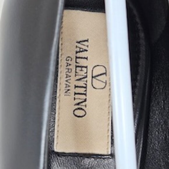 Valentino Garavani Women's Pointed Toe Rockstud Pumps - Picture 5 of 13